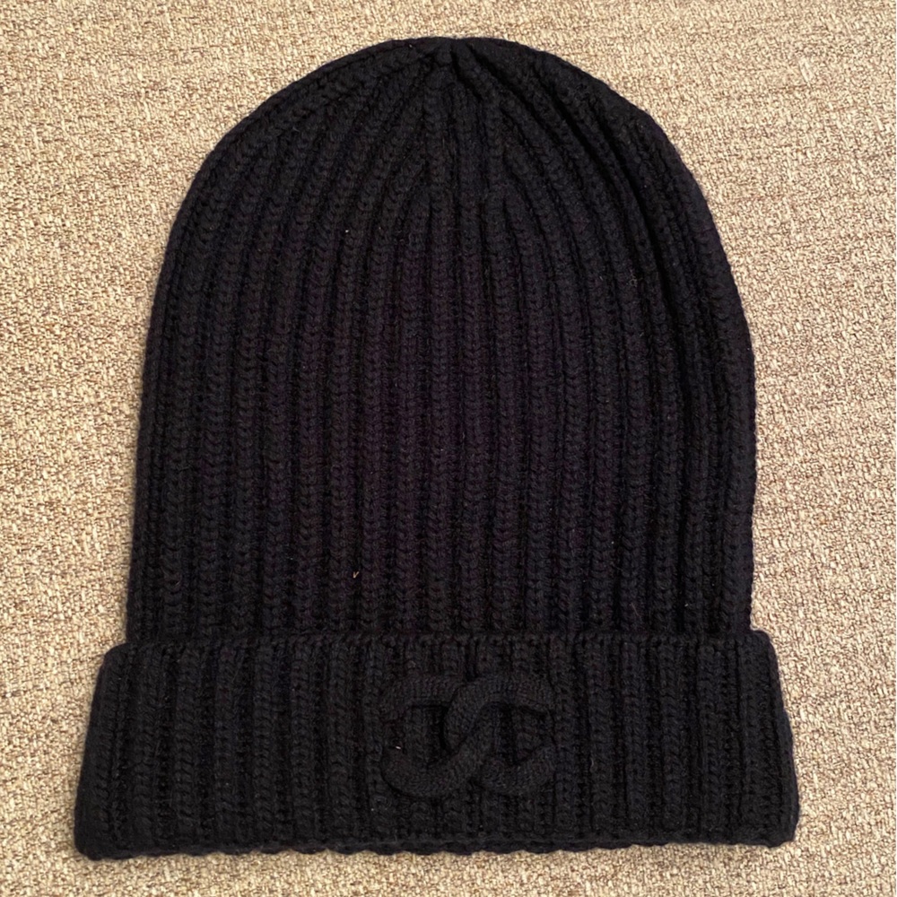 Chanel cashmere beanie